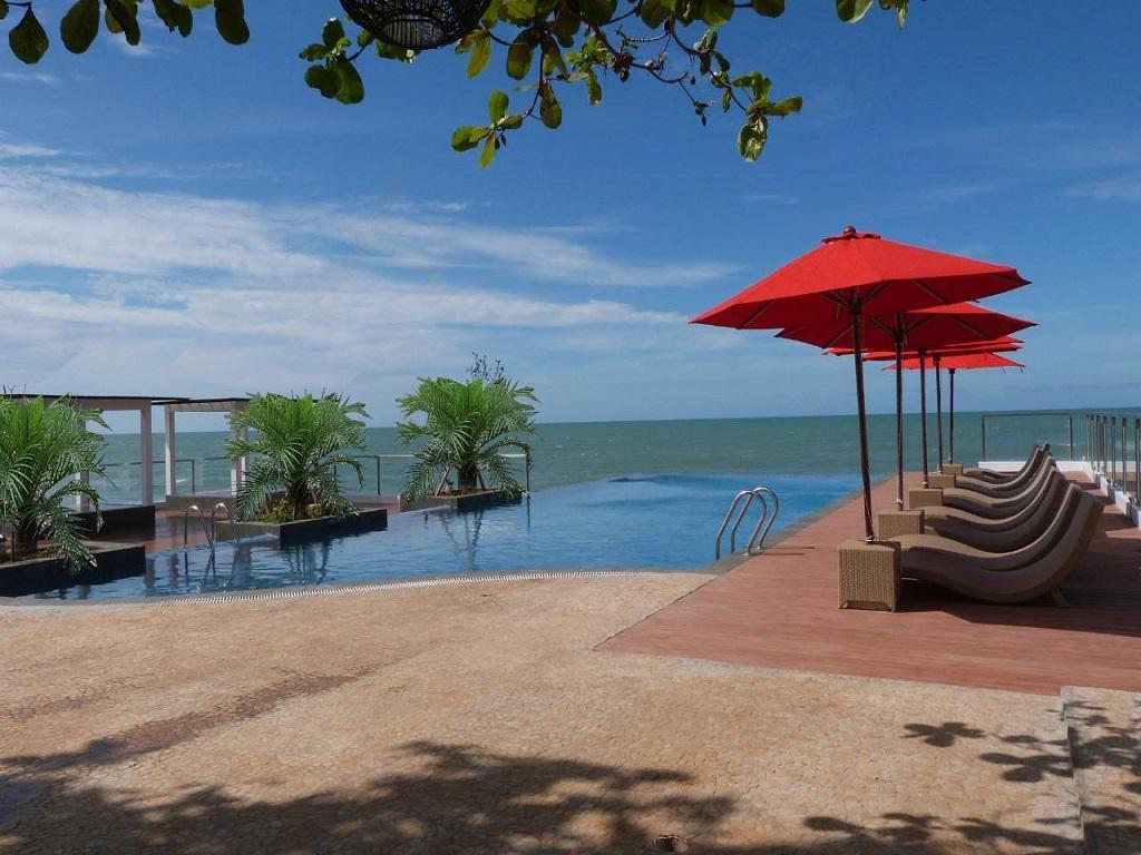 Tanjung Kodok Beach Resort Paciran Exterior foto